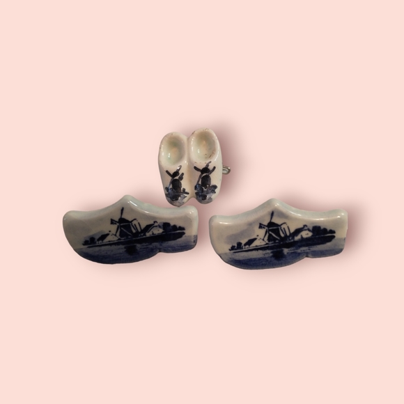 Porcelain Dutch windmill clog shoe. 2 pins Brooch - Picture 1 of 5